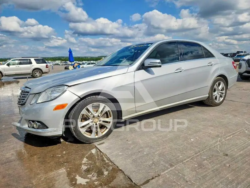 2011 Mercedes Benz E-Class фото