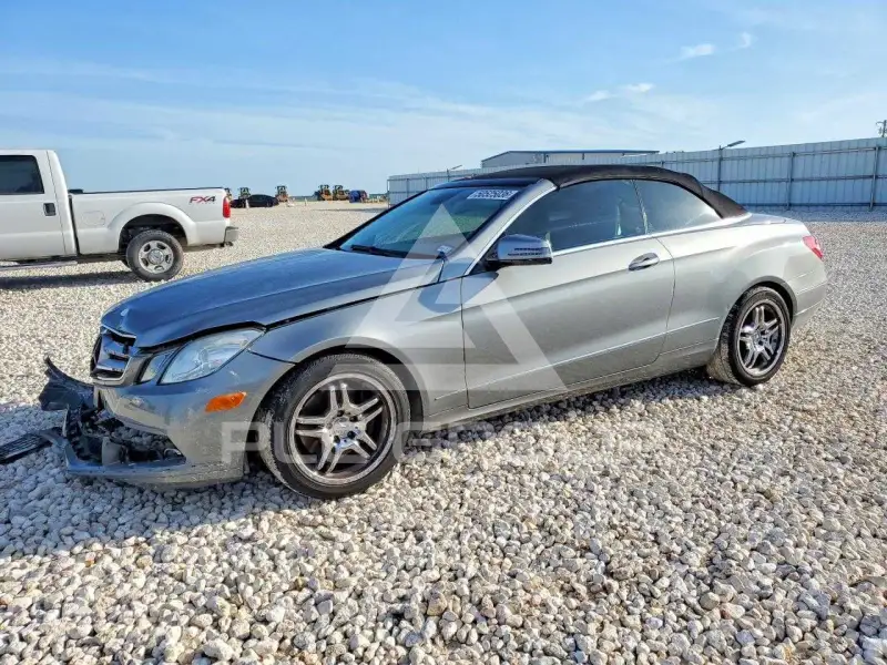 2011 Mercedes Benz E-Class фото
