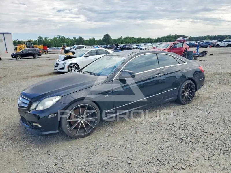 2011 Mercedes Benz E-Class фото