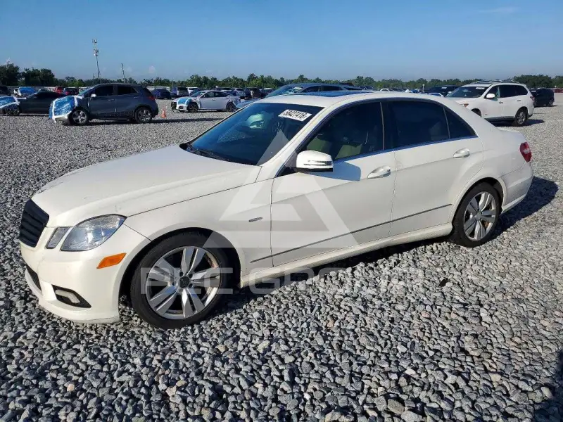 2011 Mercedes Benz E-Class фото