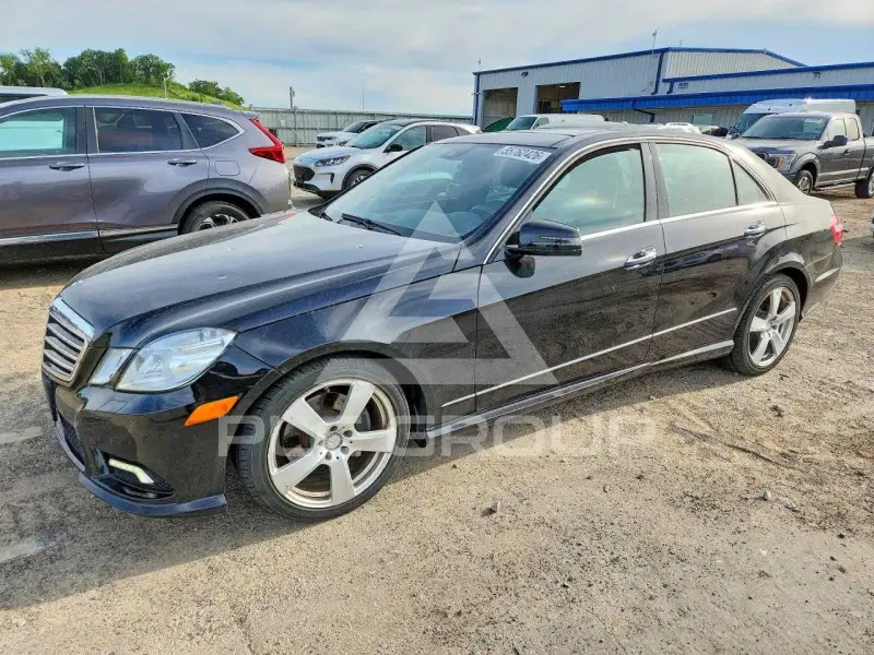 2011 Mercedes Benz E-Class фото