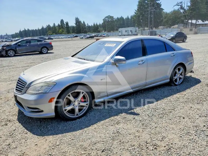 2011 Mercedes Benz S-Class photo