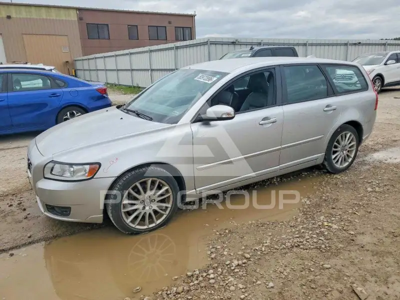 2011 Volvo V50 фото