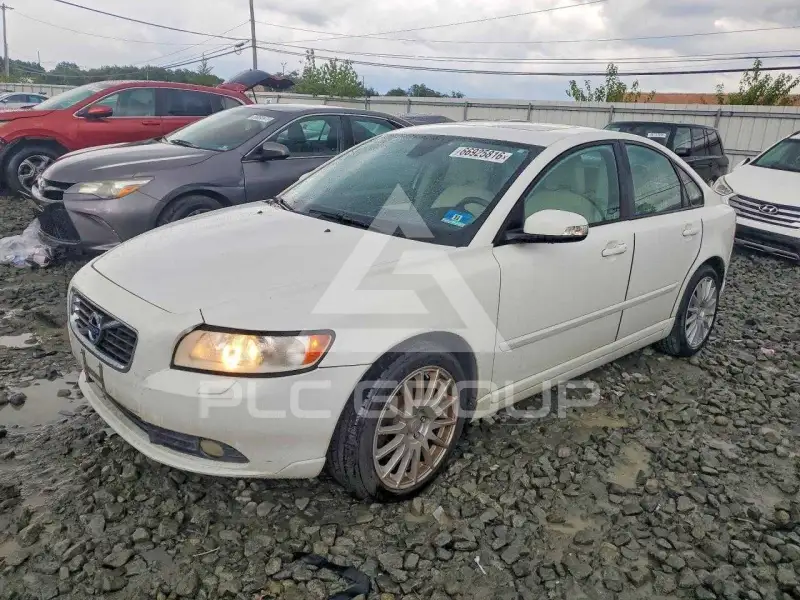 2011 Volvo S40 фото
