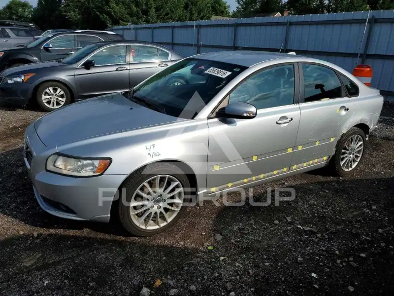 2011 Volvo S40 фото
