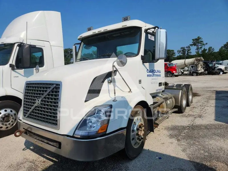 2011 Volvo VNL фото