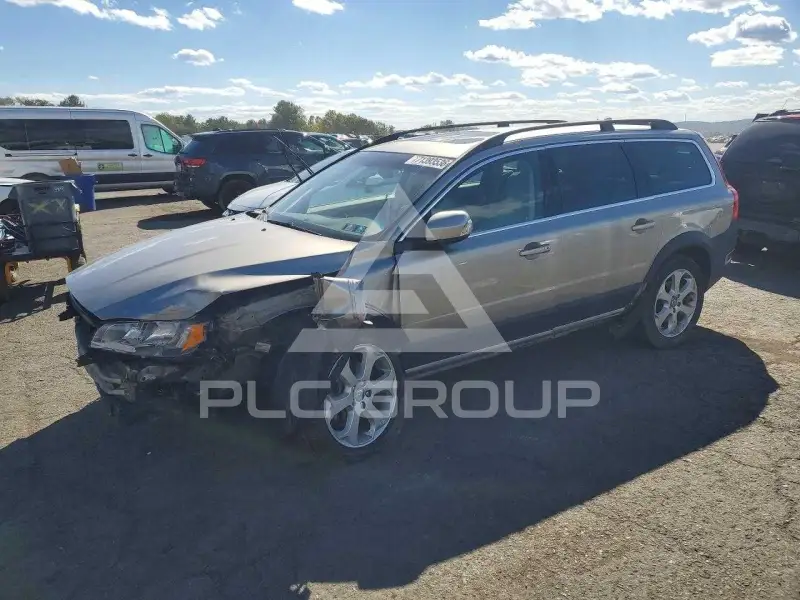 2011 Volvo XC70 photo