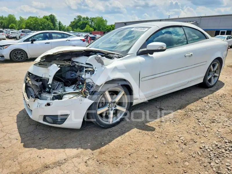 2011 Volvo C70 photo