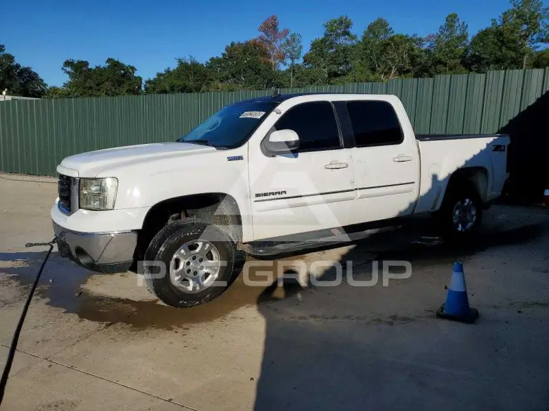 2011 GMC Sierra photo