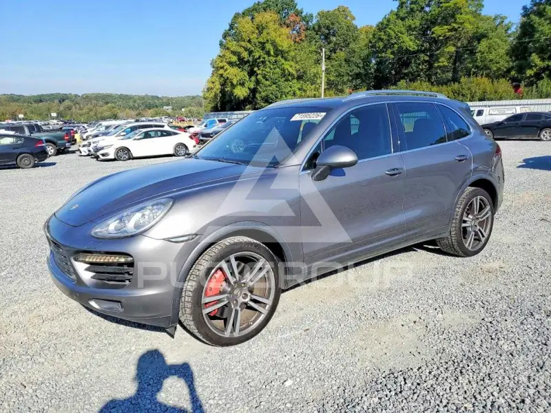 2011 Porsche Cayenne photo