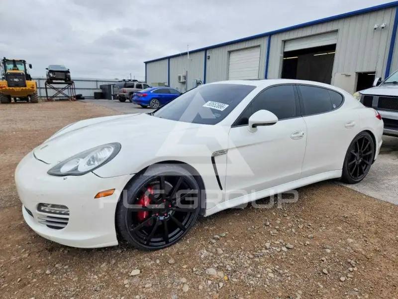 2011 Porsche Panamera photo