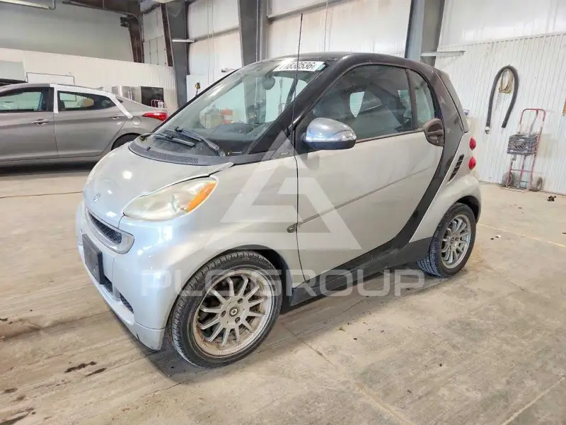 2011 Smart FORTWO фото
