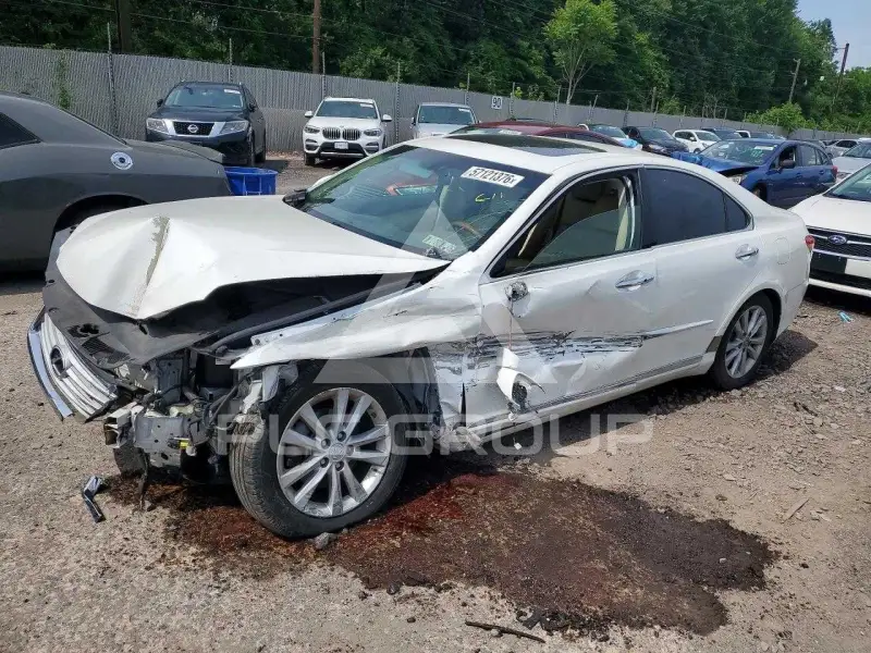 2011 Lexus ES350 photo