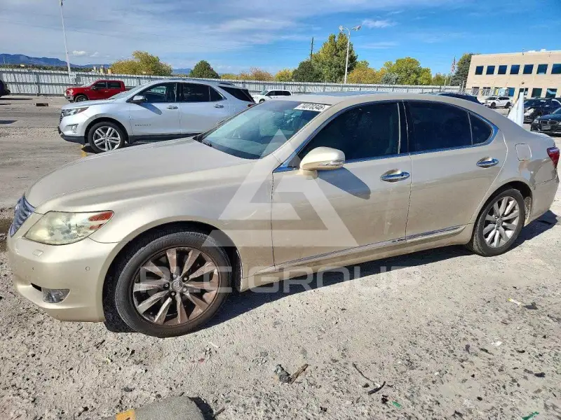 2011 Lexus LS460 photo