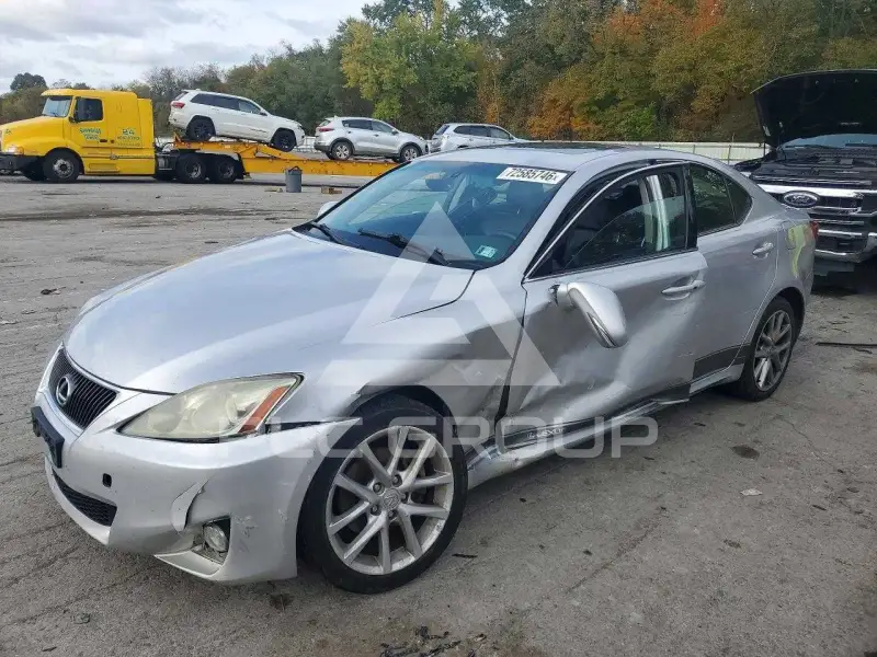 2011 Lexus IS фото