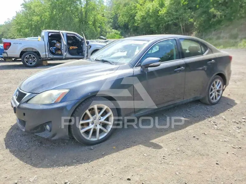 2011 Lexus IS photo