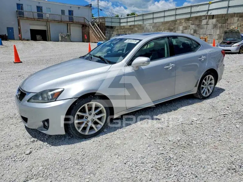 2011 Lexus IS photo
