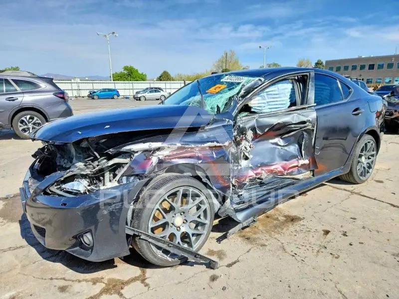 2011 Lexus IS фото