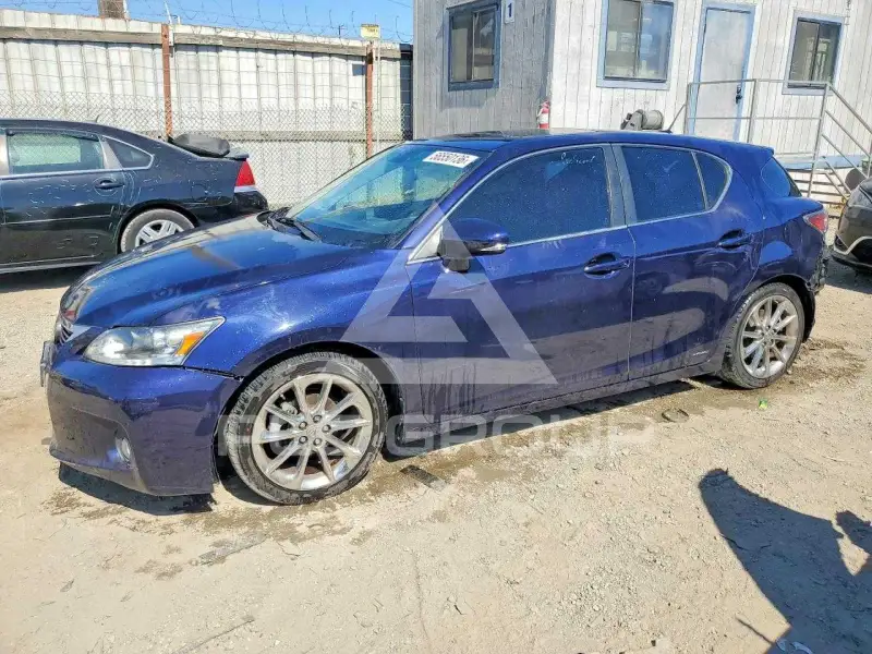2011 Lexus CT200 photo