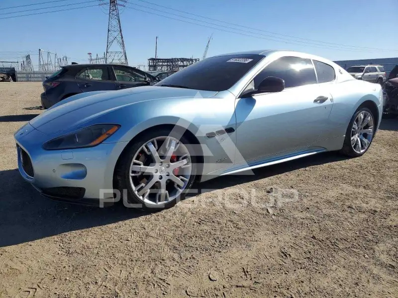 2011 Maserati  фото