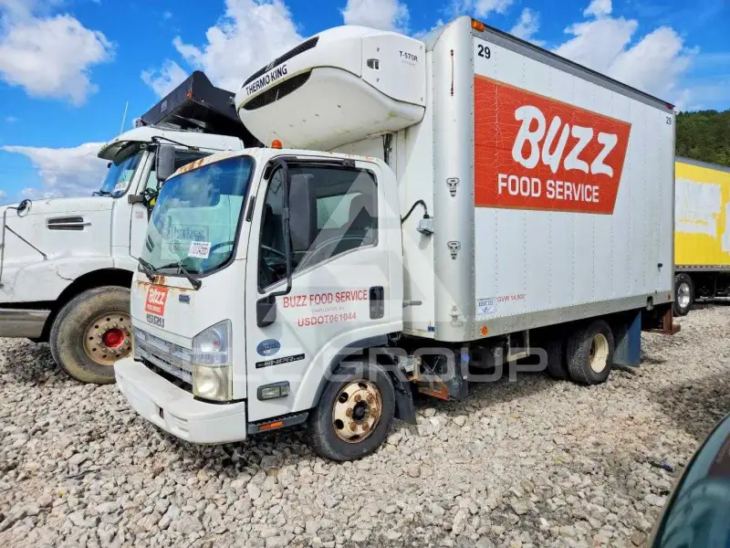 2011 Isuzu NPR фото