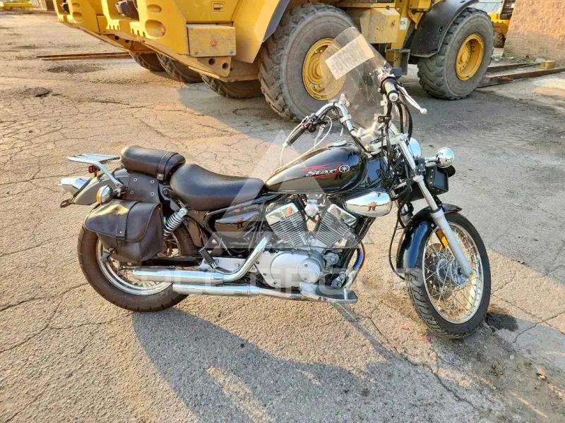 2011 Yamaha XV photo