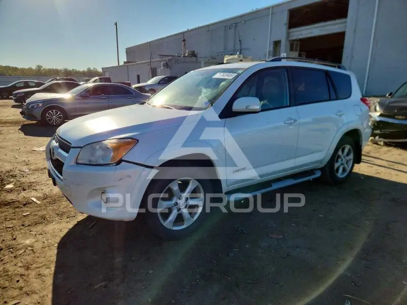 2011 Toyota RAV4 photo
