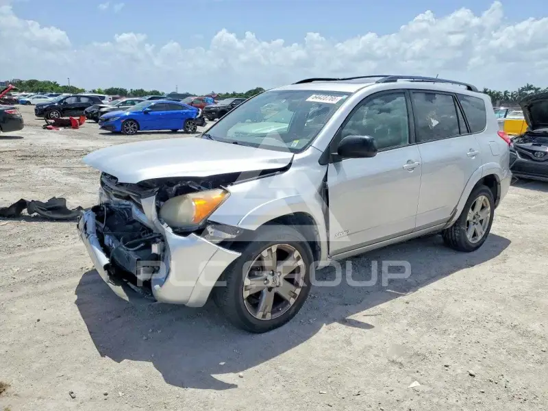 2011 Toyota RAV4 photo