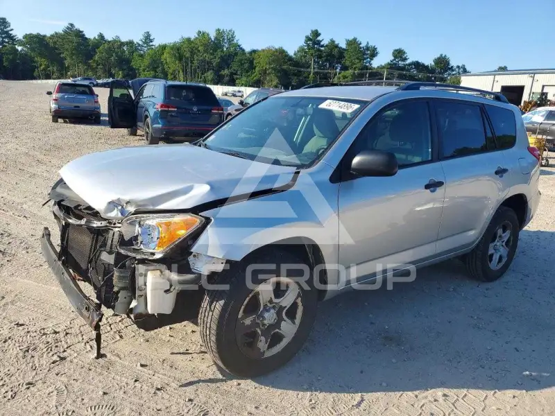 2011 Toyota RAV4 photo
