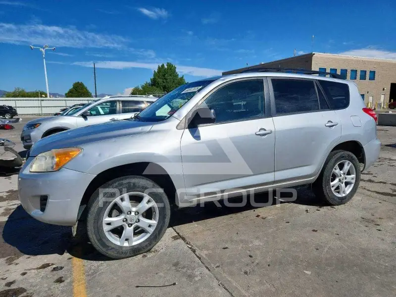 2011 Toyota RAV4 photo