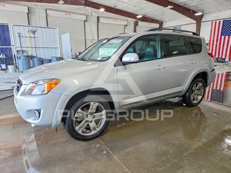 2011 Toyota RAV4 photo