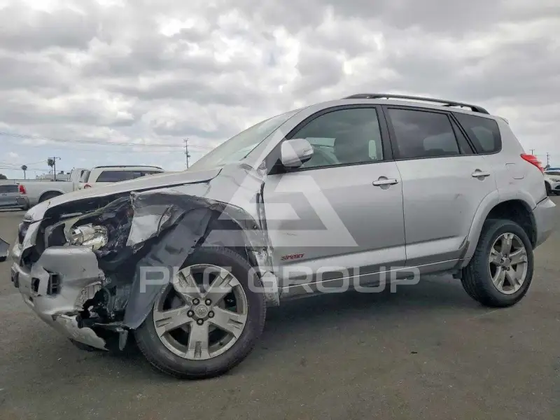 2011 Toyota RAV4 photo