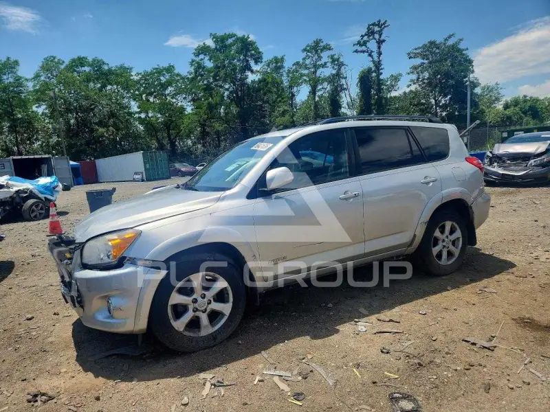 2011 Toyota RAV4 photo
