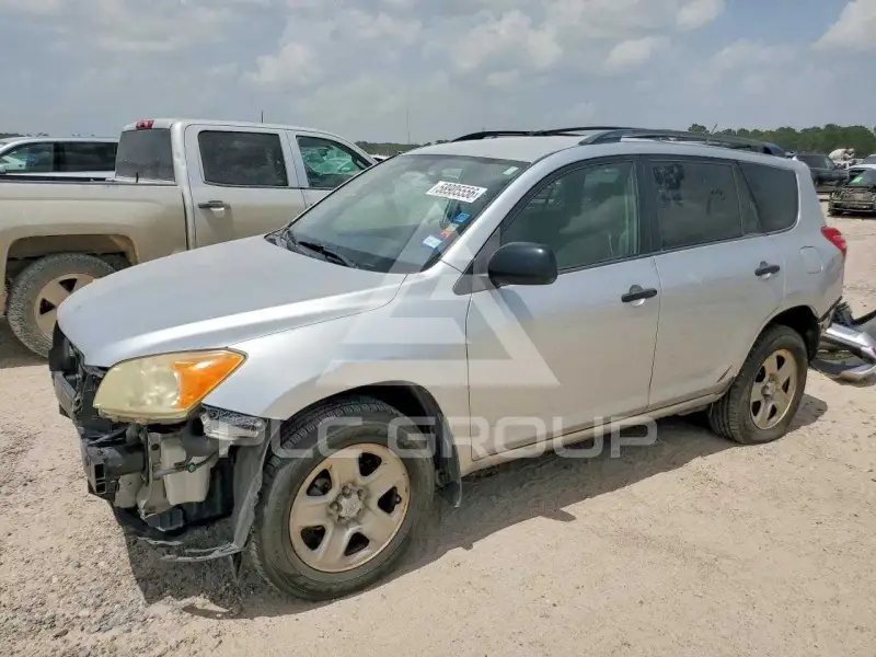 2011 Toyota RAV4 photo