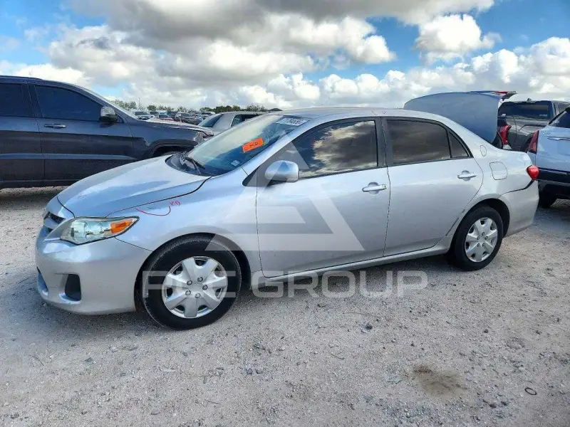 2011 Toyota COROLLA photo