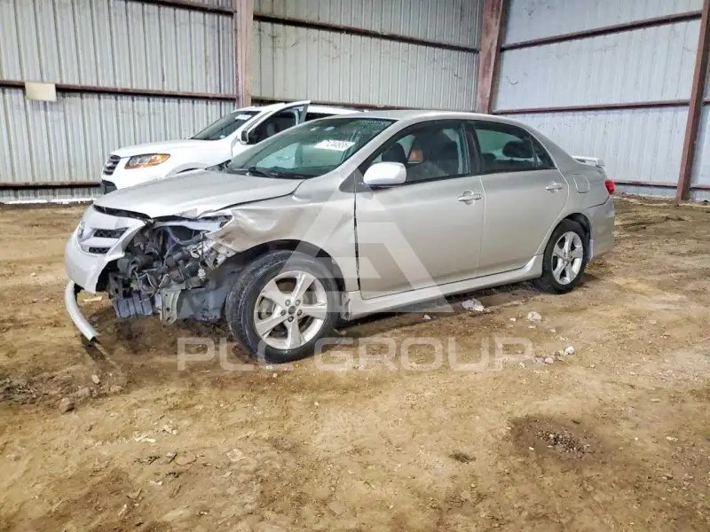 2011 Toyota COROLLA фото