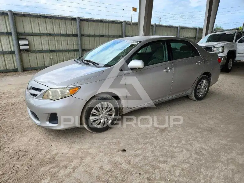 2011 Toyota COROLLA фото