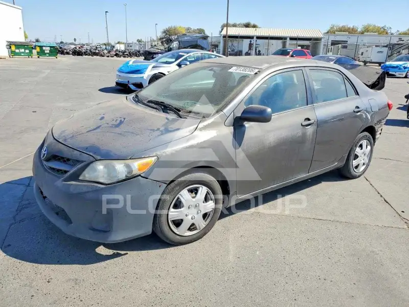 2011 Toyota COROLLA фото