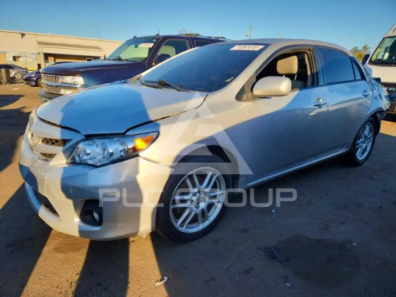 2011 Toyota COROLLA фото