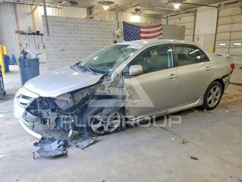 2011 Toyota COROLLA фото