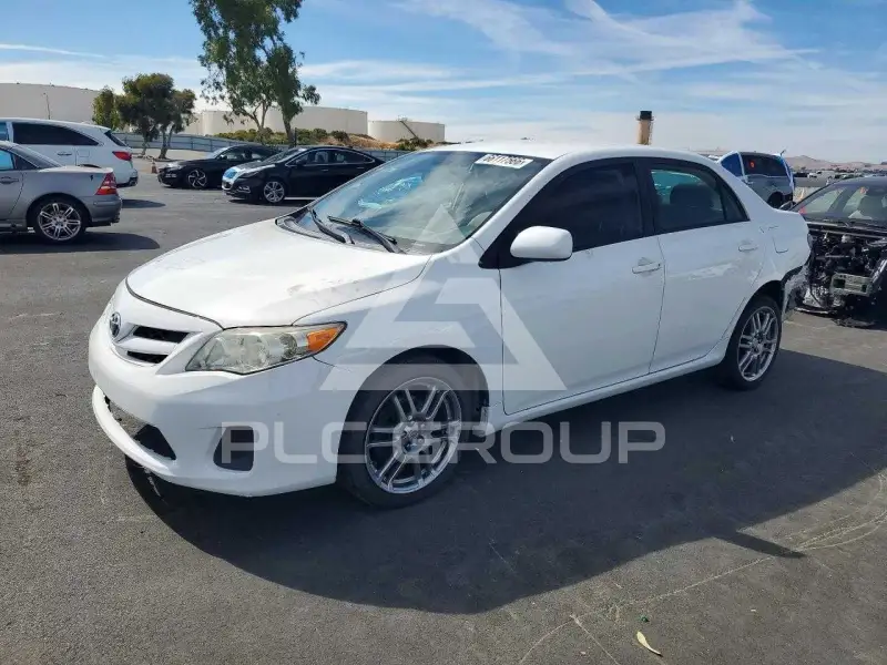 2011 Toyota COROLLA фото