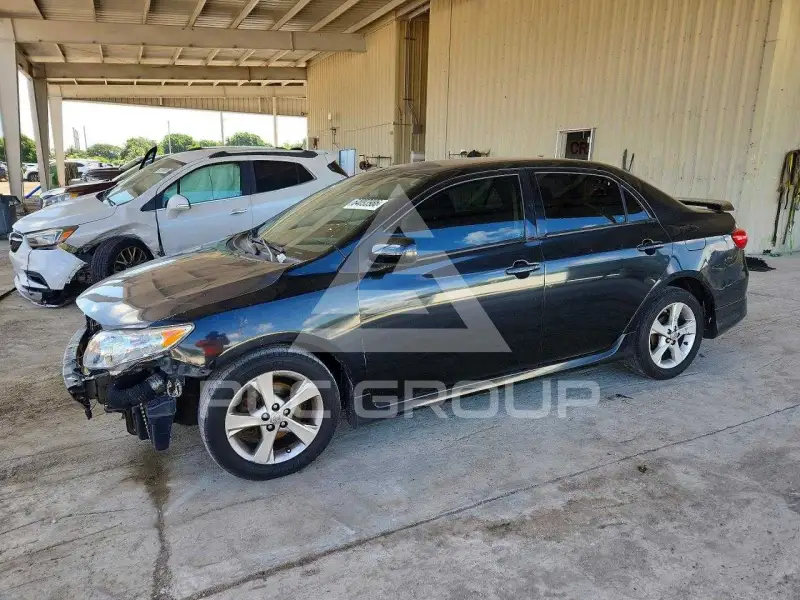 2011 Toyota COROLLA фото