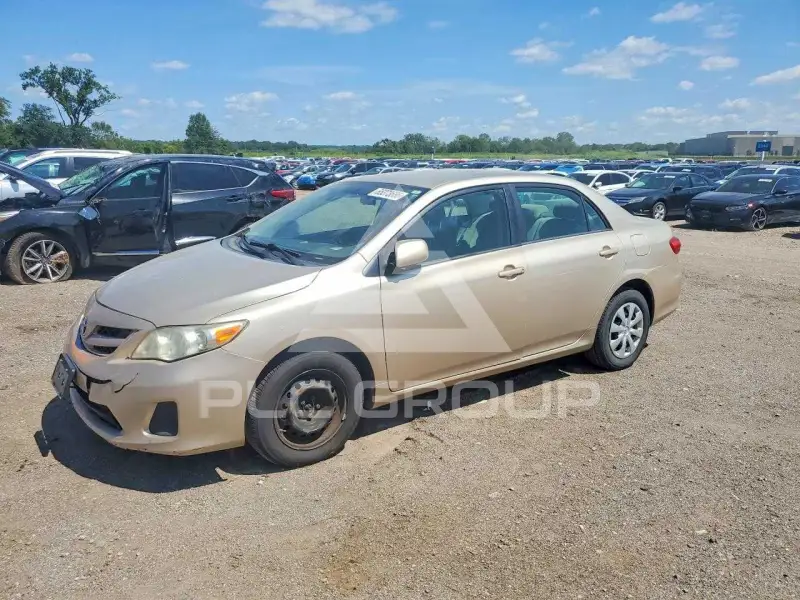 2011 Toyota COROLLA фото