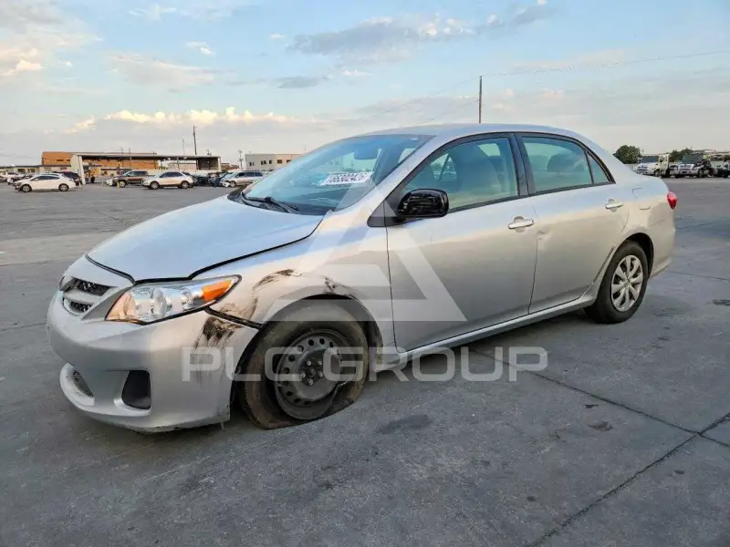 2011 Toyota COROLLA фото