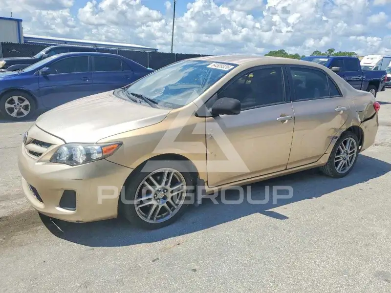 2011 Toyota COROLLA фото