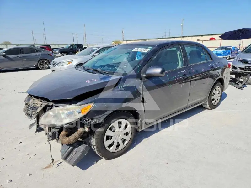 2011 Toyota COROLLA фото