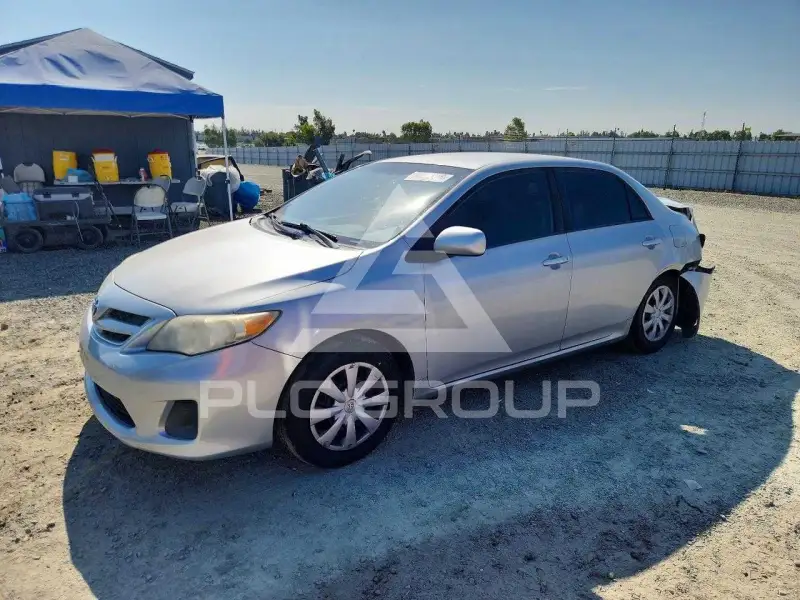 2011 Toyota COROLLA фото