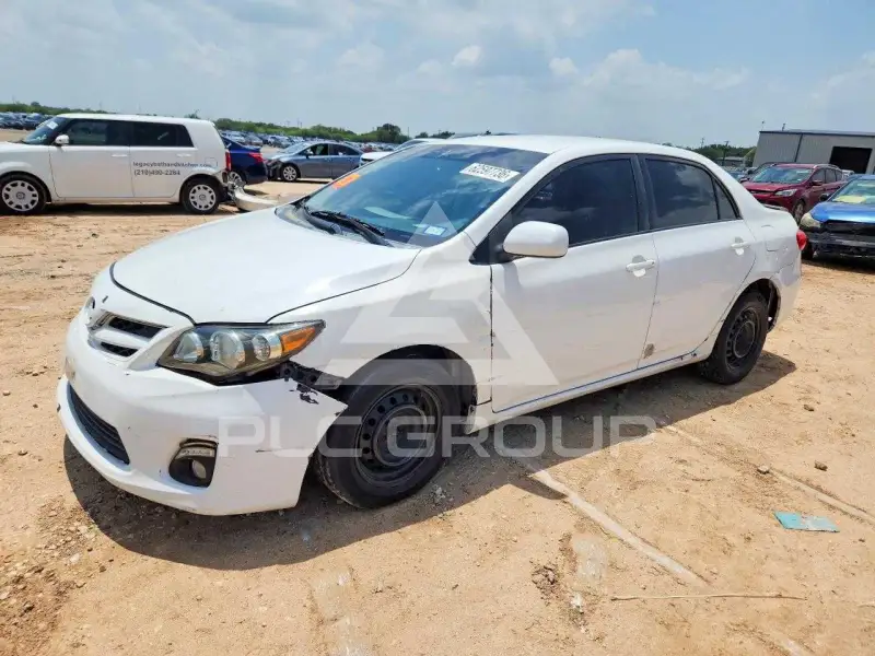 2011 Toyota COROLLA фото