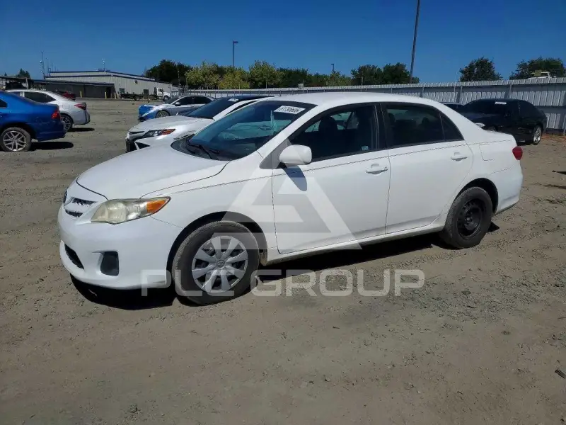 2011 Toyota COROLLA фото