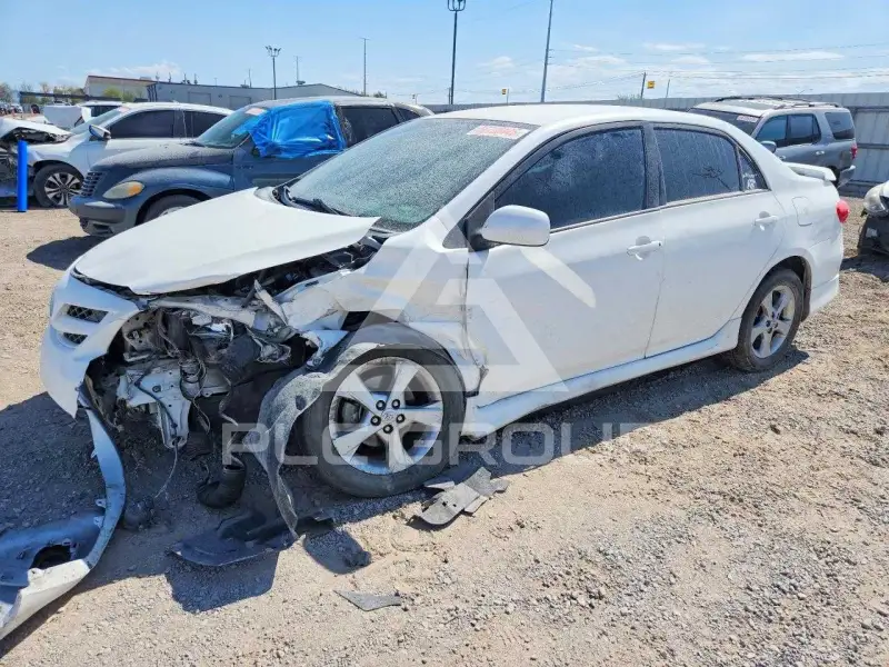 2011 Toyota COROLLA фото